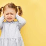 Боль в ушах у ребенка: причины и лечение