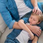 Горло у ребенка постоянно болит и воспаляется: причины и возможные решения