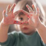 Красное пятно на коже у ребенка: причины и способы лечения