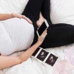 Можно ли узнать о беременности по выделениям?