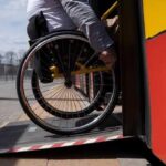 Пандус в подъезде для инвалидов: размеры, требования, ГОСТ. Кто должен установить пандус в подъезде